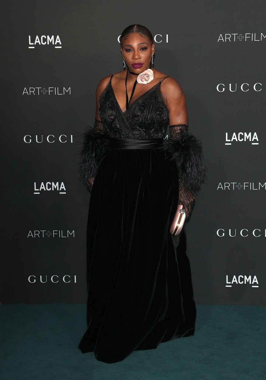 Serena Williams a purtat o rochie Gucci la gala LACMA 2021, neagră și lungă