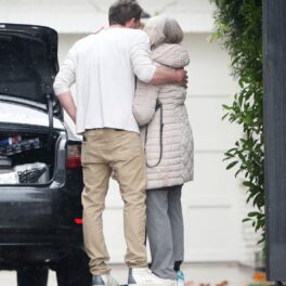 Ben Affleck alături de mama sa, Chris Anne Boldt