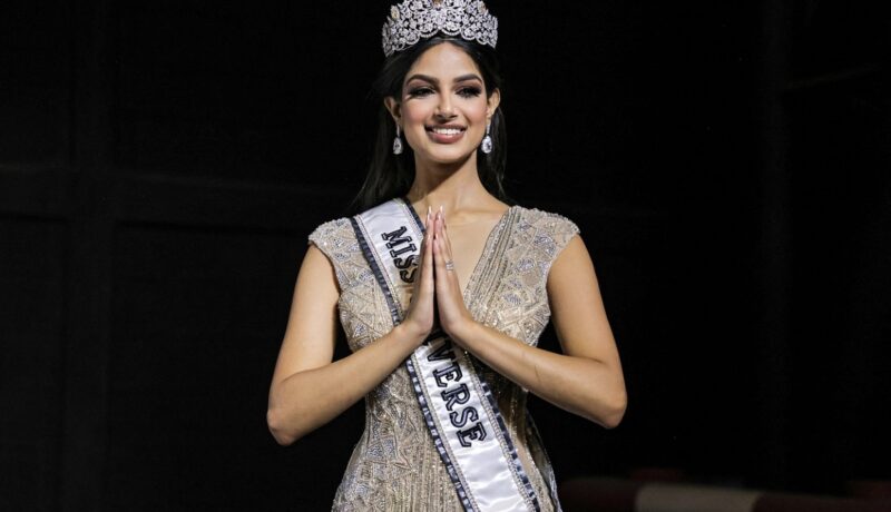 Harnaaz Sandhu a fost aleasă Miss Universe 2021. Cum arată concurenta din India