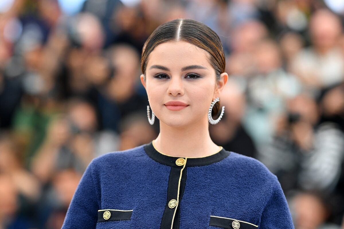 Selena Gomez într-o rochie albastră la Festivalul de Film de la Cannes din 2019