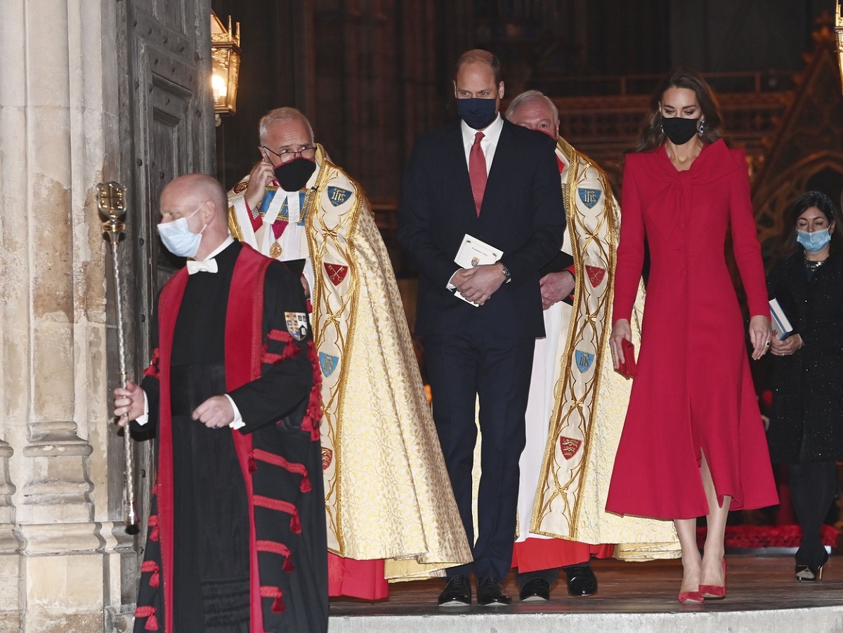 Kate Middleton alături de Prințul William și doi preoți la concertul regal de Crăciun
