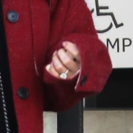Brenda Song a fost fotografiată cu inelul de logodnă pe deget