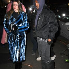 Julia Fox și Kanye West, la un teatru din New York