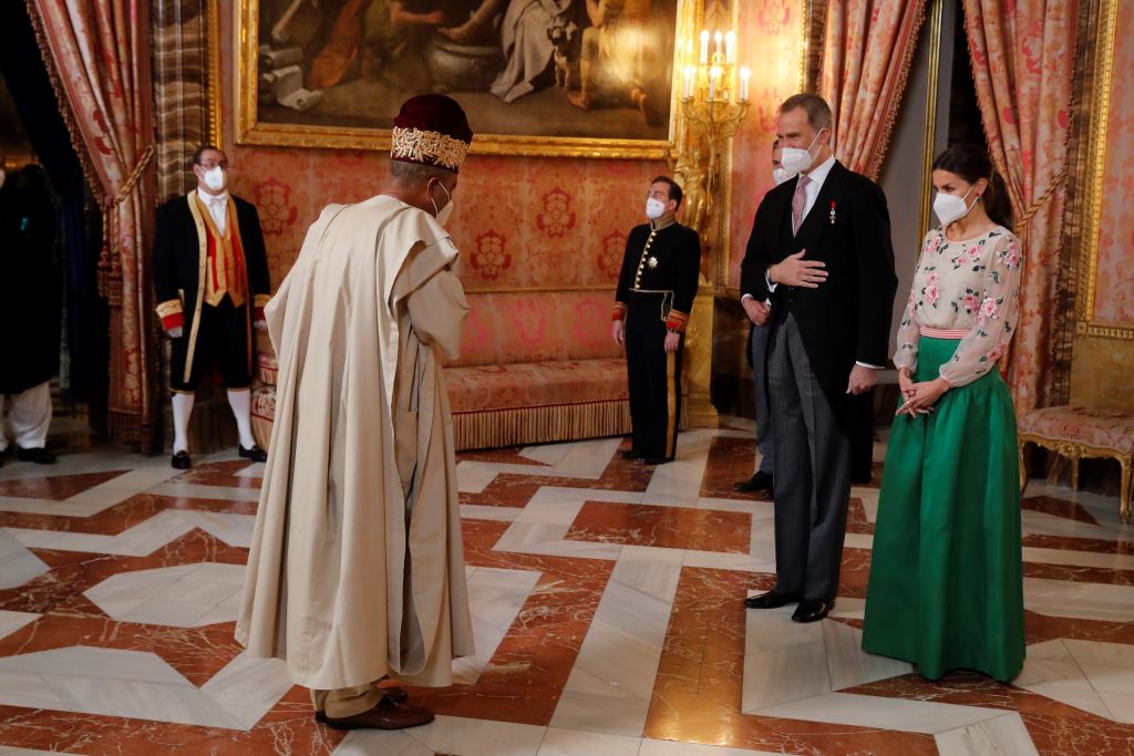 Regina Letizia, alături de Regele Felipe, în timpul unei vizite regale