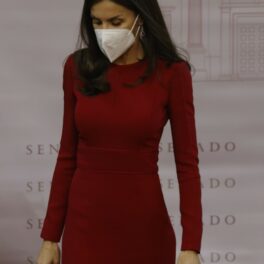Regina Letizia, cu mască pe față, la un eveniment în Madrid