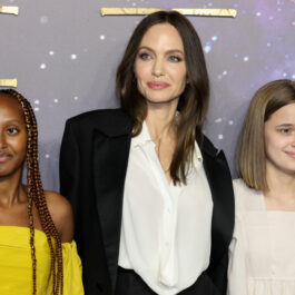 Vivienne Jolie-Pitt, alături de sora Zahara și Angelina Jolie, la premiera Eternals