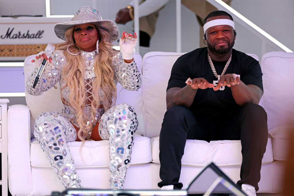 50 Cent alături de Ciara la Super Bowl, în ținute de scenă