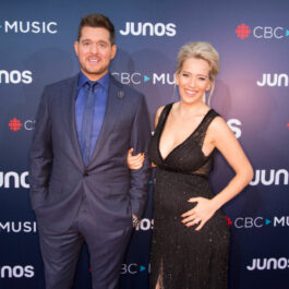 Michael Buble și soția sa, pe covorul roșu la Juno Awards