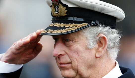 Prințul Charles, salut militar, la un eveniment organizat de marină