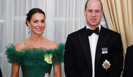 Kate Middleton într-o rochie verde alături de Prințul William la dineul din Jamaica