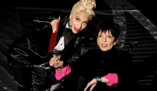 Lady Gaga alături de actrița Liza Minnelli pe scena premiilor oscar 2022