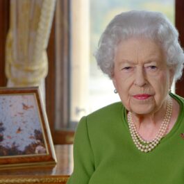 Regina Elisabeta într-un costum verde la summitul COP26