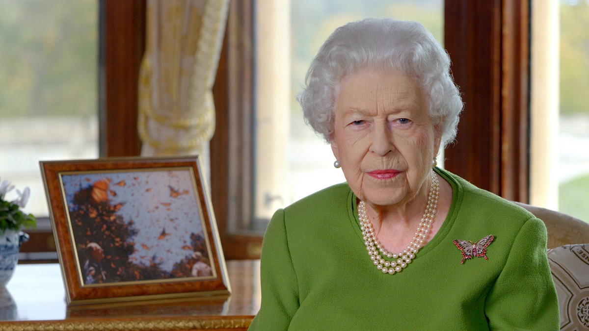 Regina Elisabeta într-un costum verde la summitul COP26