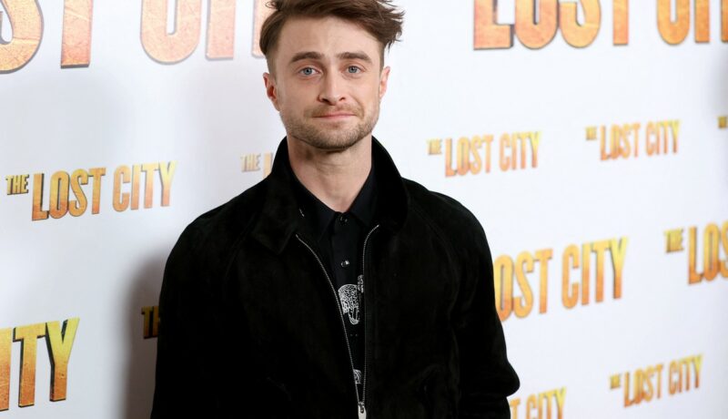 Daniel Radcliffe și iubita sa, Erin Darke, au avut o apariție rară pe covorul roșu. Cei doi au fost la premiera filmului „Lost City”
