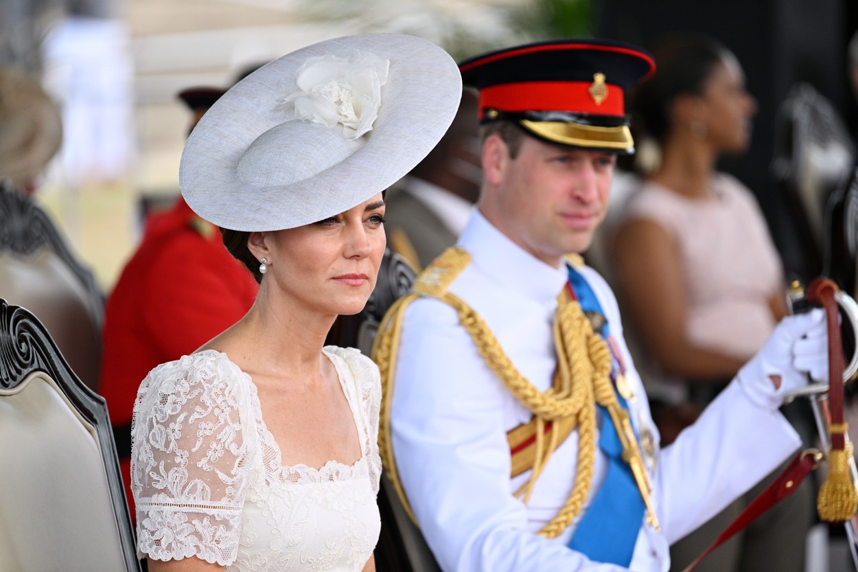Ducii de Cambridge, în ținute albe, în timpul turneului din Caraibe