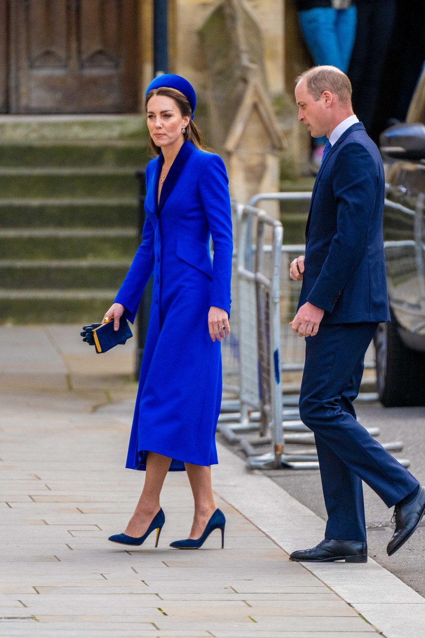 Ducii de Cambridge, în ținute elegante, asortate la Westminster Abbey