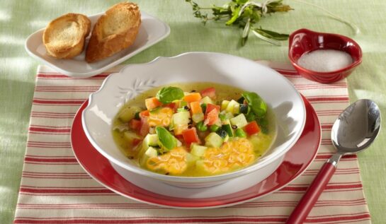 Minestrone. Rețetă italiană de supă din legume și paste