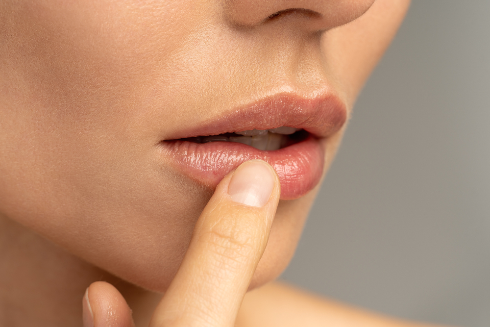 Τι σημαίνει να έχεις συνεχώς ξηρό στόμα.  Ιδού η εξήγηση των ειδικών