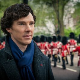 Benedict Cumberbatch ân rolul lui Sherlock într-un episod din sezonul 1