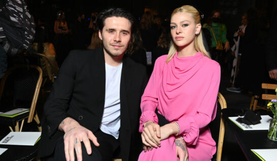 Brooklyn Beckham și Nicola Petz, la un eveniment, îmbrăcați elegant