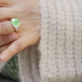Jennifer Lopez, inel cu diamant verde pe deget