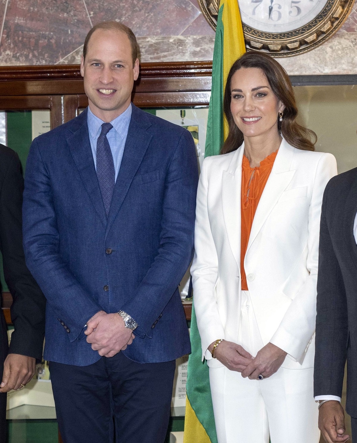 Prințul William la costum alături de Kate Middleton în cadrul vizitei oficiale din Jamaica