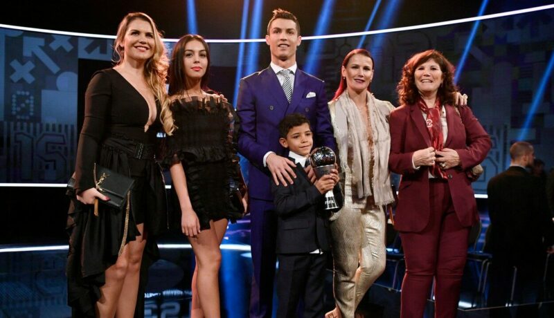 Katia Aveiro, la un eveniment alături de Ronaldo, Georgina, mama lor și micuțul Cristiano