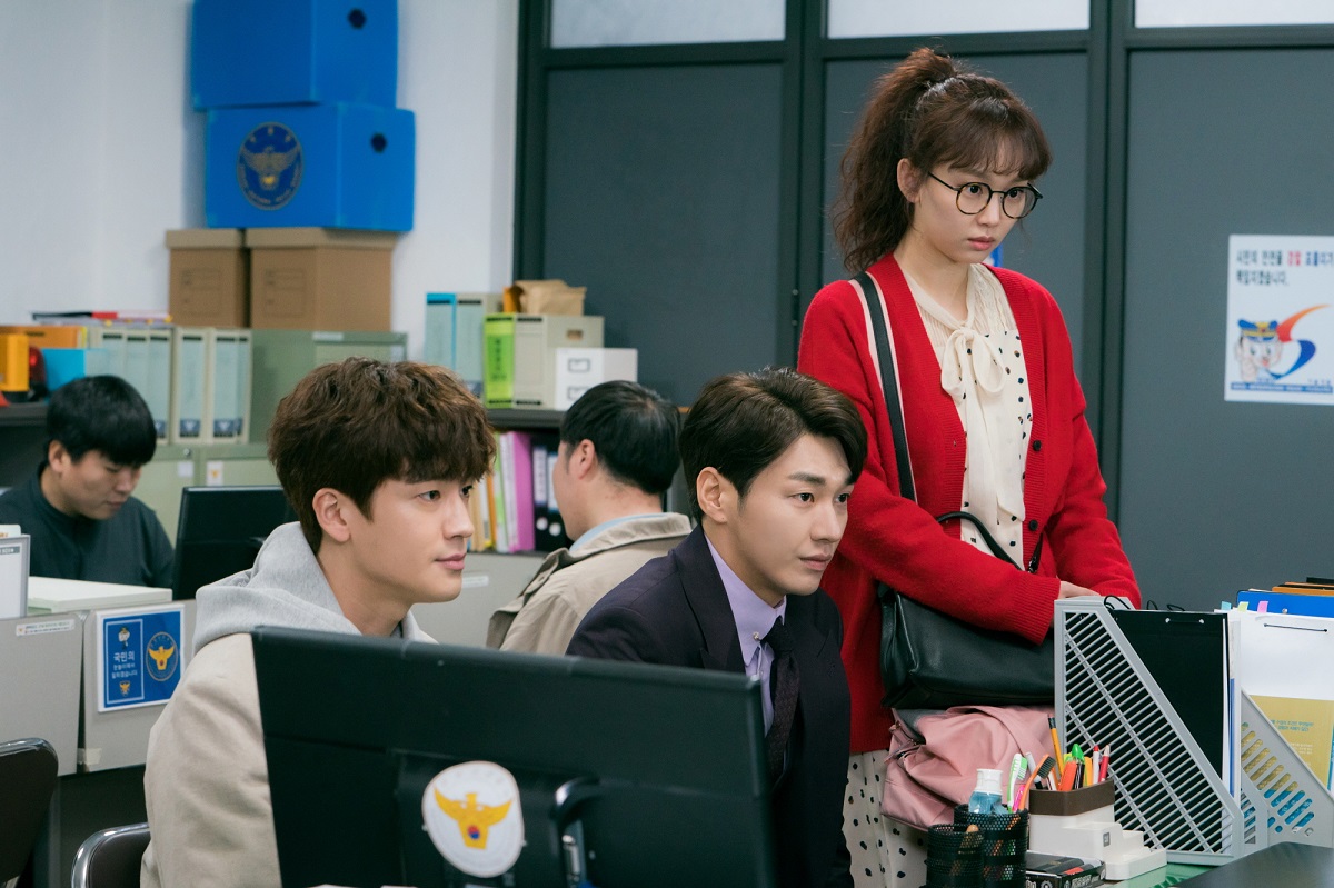 Actorii principali din The Secret Life of my Secretary, Kim Young Kwang și Jin Ki-Joo într-o scenă din episodul patru