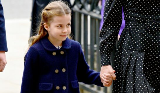 Prințesa Charlotte, de mână cu mama sa, la ceremonia de comemorare a Prințului Philip