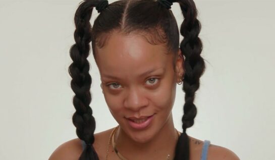 Rihanna, nemachiată, selfie