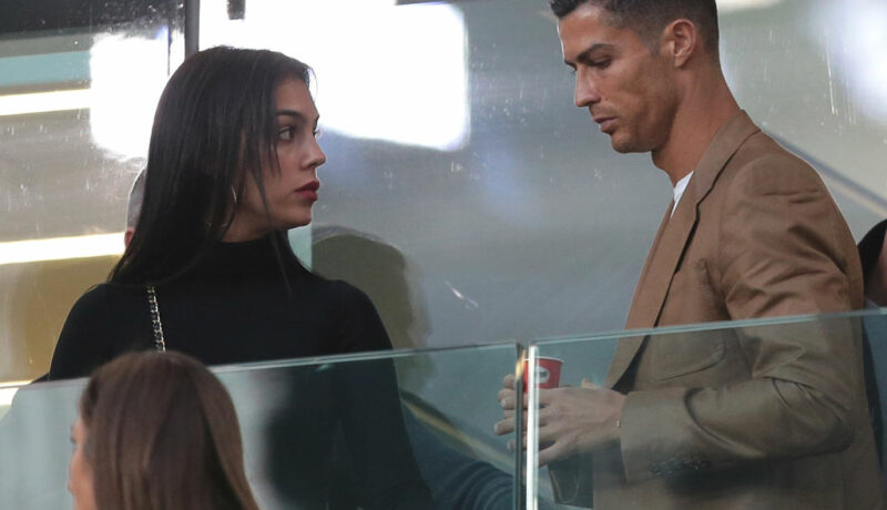 Cristiano Ronaldo a publicat prima fotografie cu fiica nou-născută. Fotbalistul le mulțumește tututor pentru susținere după pierderea băiețelului său