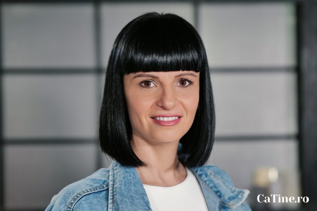 Simona Pungă, fotografie portret, la interviul CaTine.ro