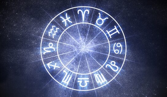 Hartă astrală a fiecărei zodii în parte reprezentată de culoare albastru