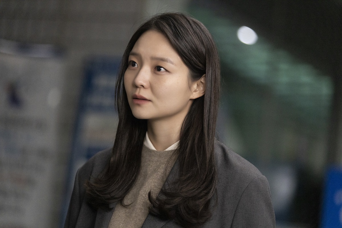 Actrița Esom într-o scenă din Taxi Driver în rolul personajului feminin principal, Kang Ha Na