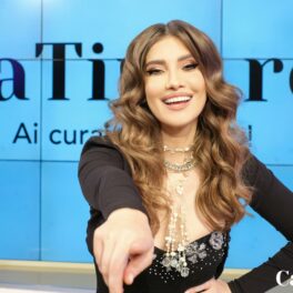 Iulia Albu, zâmbitoare, la interviul CaTine.ro