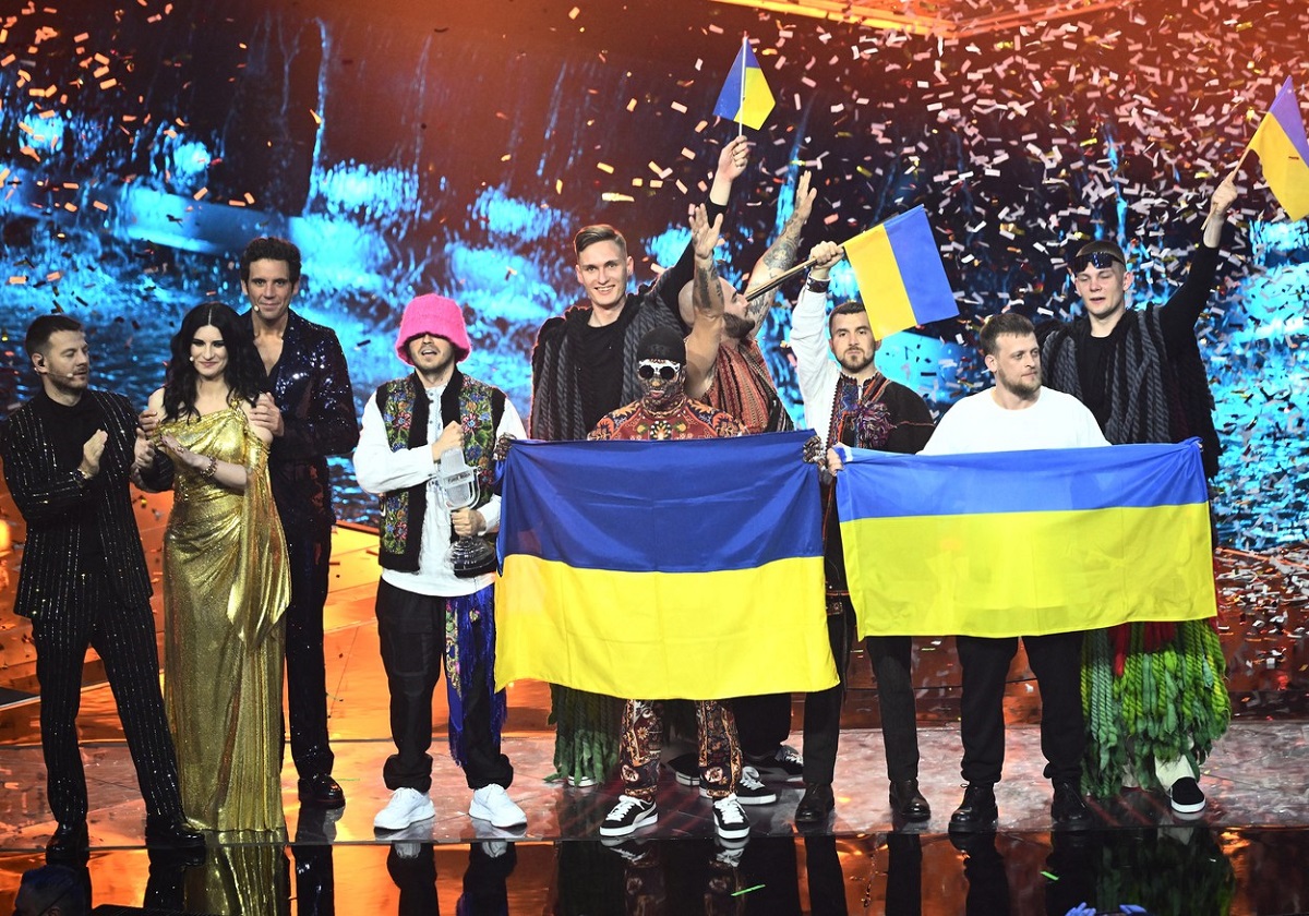 Kalush Orchestra pe scena Eurovision 2022 supă ce au câștigat concursul