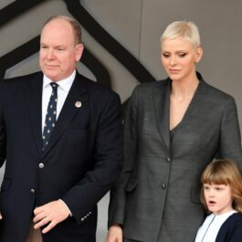 Prințesa Charlene, alături de soțul și unul dintre copiii ei, la un eveniment în Monaco