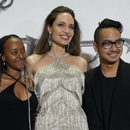 Angelina Jolie alături de Zahara și Maddox la premiera filmului Maleficent din 2019