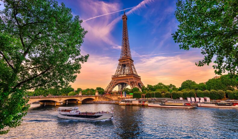 Panoramă cu unul din cele mai frumoase orașe din Europa, Parisul