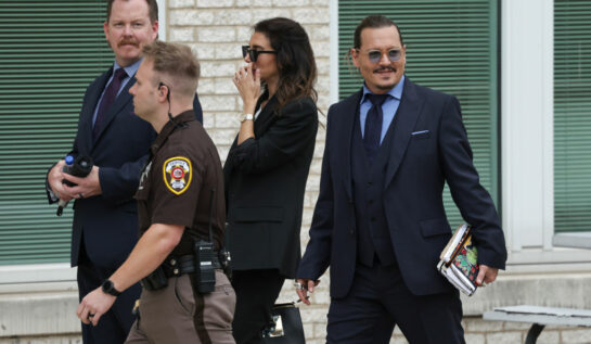 Johnny Depp, alături de avocați, la procesul cu Amber Heard