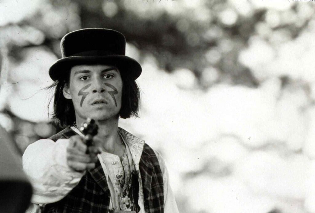 Johnny Depp într-o fotografie alb negru din filmul Dead Man