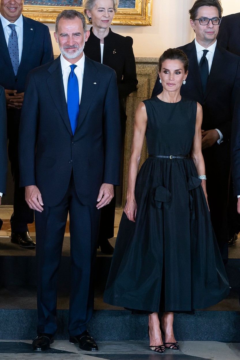 Regina Spaniei alături de soțul ei, la un dineu cu șefi de stat