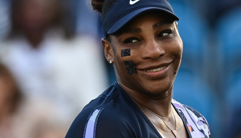 Serena Williams a revenit pe teren după o pauză de un an. Sportiva este un exmplu de ambiție si perseverență