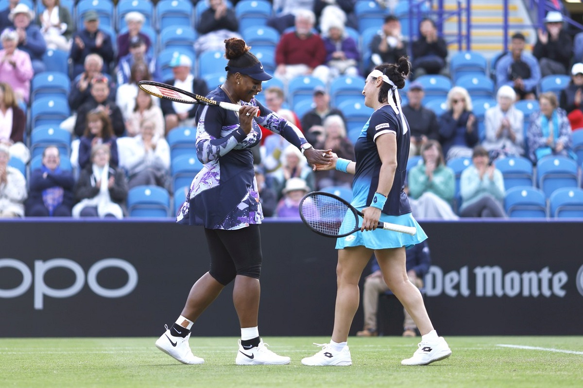 Serena Williams alături de Ons Jabeur au făcut echipă în meciul de la Eastnourne