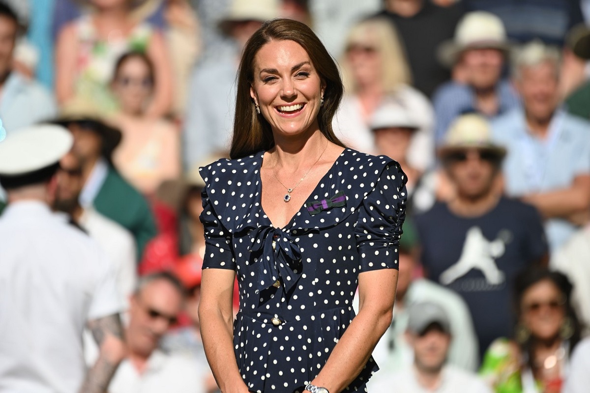Kate Middleton i-a adus un tribut Prințesei Diana la Wimbledon 2022 atunci când a purtat o rochie albastră cu buline