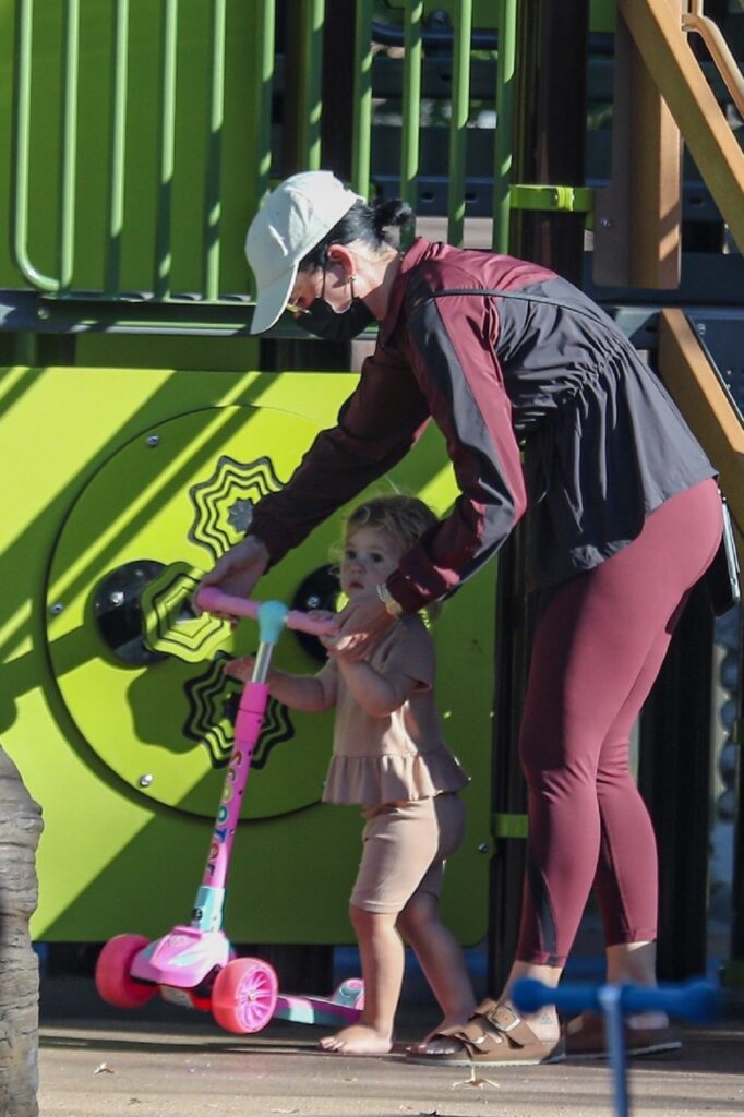 Katy Perry a mers în parc alături de fiica sa, Daisy Dove