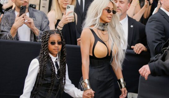 Kim Kardashian a publicat un videoclip cu fiica sa. North le cere fotografilor să se „oprească” și să nu-i mai facă poze