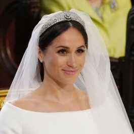 Meghan Markle îmbrăcată în rochie de mireasă la nunta sa cu Prințul Harry din anul 2018