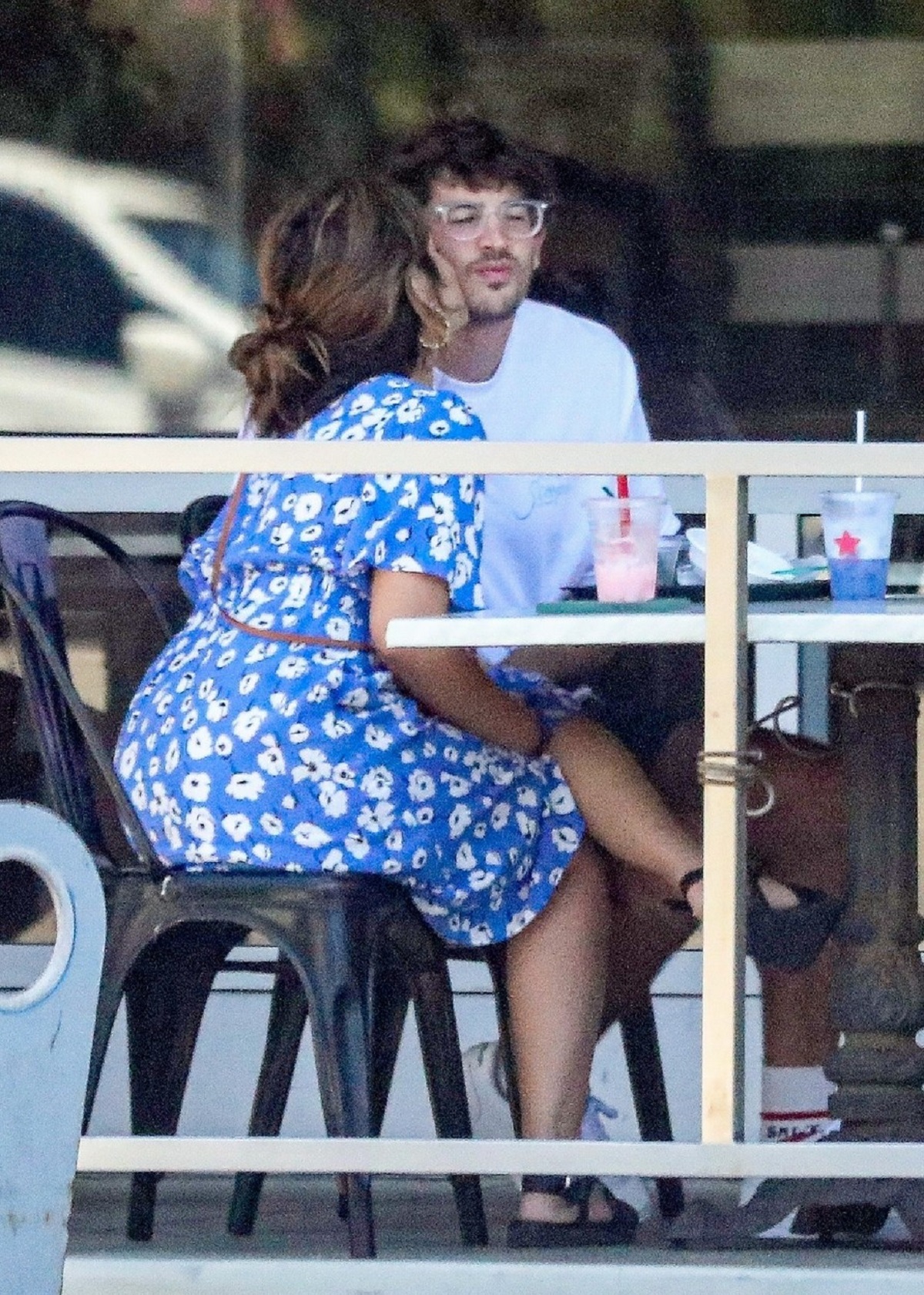 Camila Cabello și Austin Kevitch în timp ce iau prânziul împreună în Los Angeles