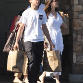 Angelina Jolie și Knox au meres împreună la cumpărături în California
